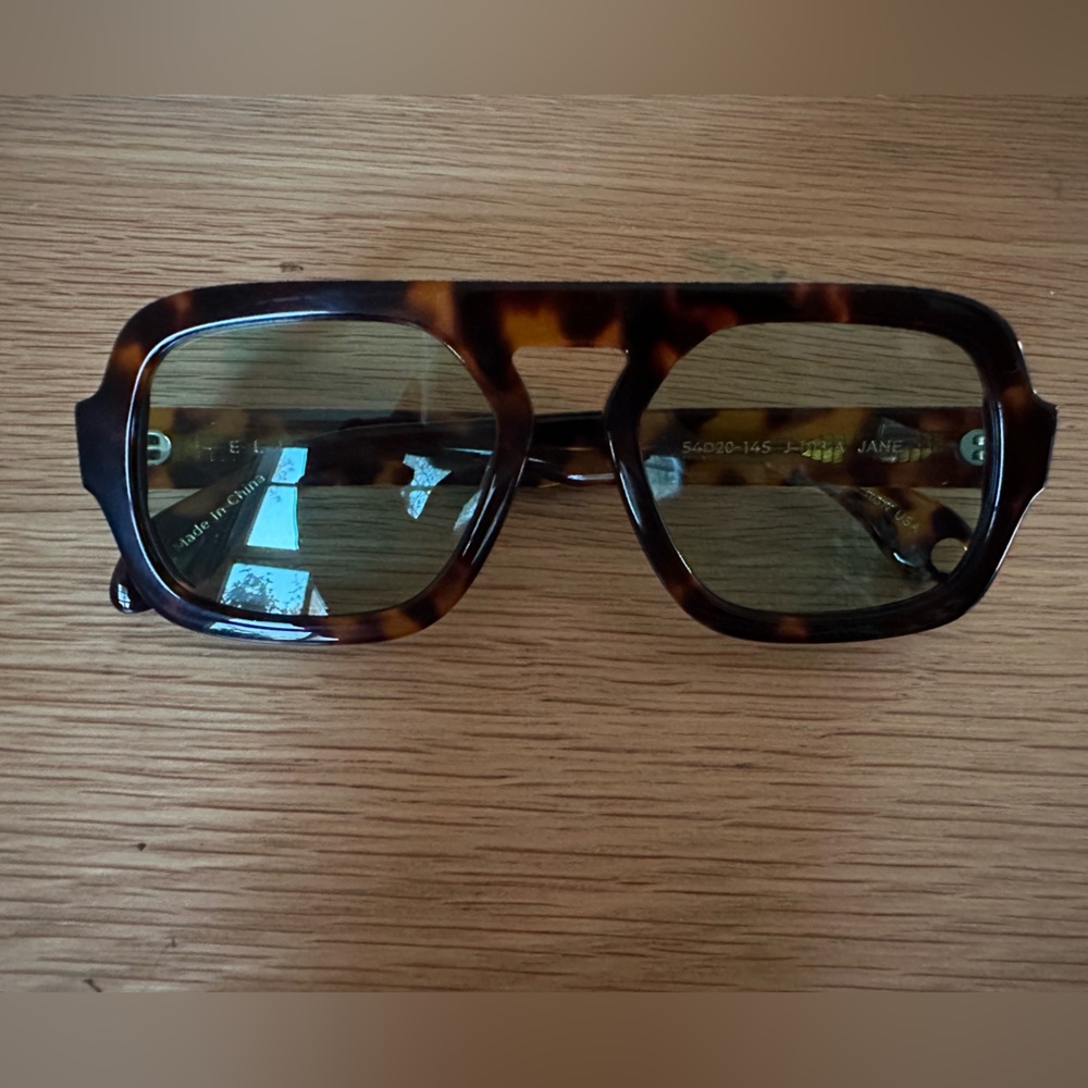 Elisa Johnson Pilot Tortoise Sunglasses